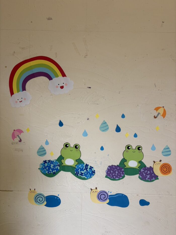 壁面を梅雨仕様にしたよ🐸